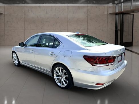 Used 2015 Lexus LS 460 w/ Comfort Package RWD image 5