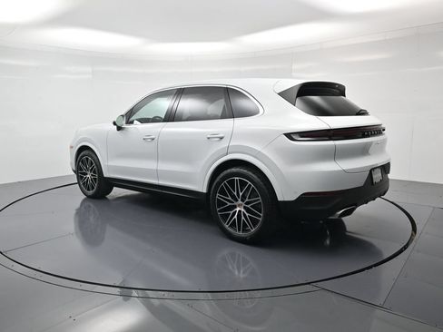 Certified 2026 Porsche Cayenne AWD/4WD image 3