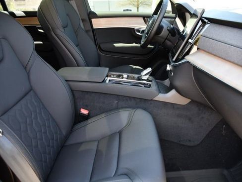 New 2026 Volvo XC90 B6 Plus w/ Protection Package Premier AWD/4WD image 32