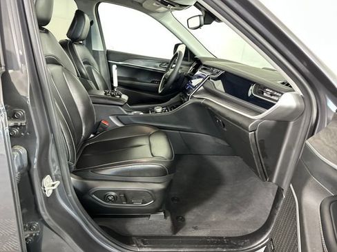 Used 2023 Jeep Grand Cherokee 4WD 4xe image 28