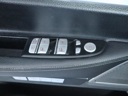 Used 2017 BMW 740i image 28