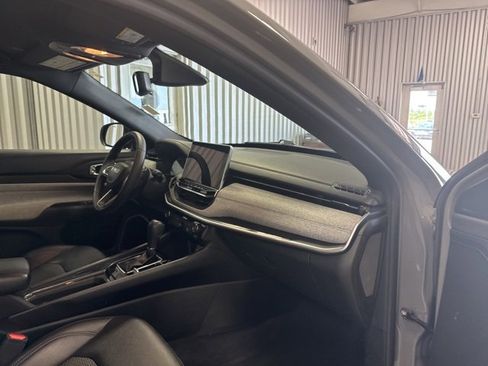 Used 2024 Jeep Compass Latitude image 15