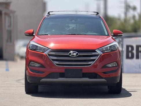 Used 2017 Hyundai Tucson Limited w/ Limited Ultimate Package 03 AWD/4WD image 4
