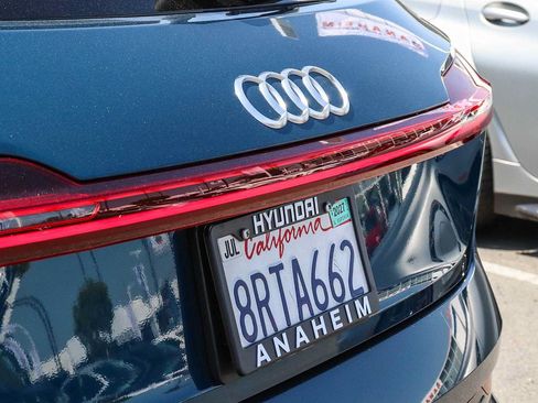 Used 2019 Audi e-tron Prestige w/ Prestige Package AWD/4WD image 12