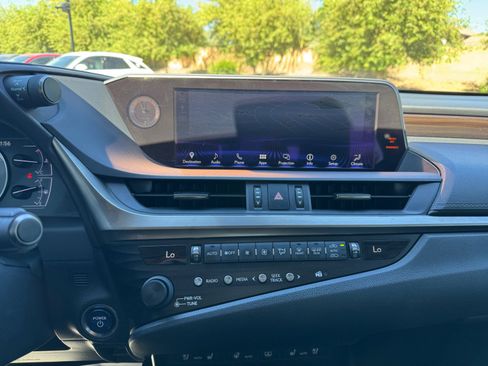 Used 2019 Lexus ES 300h image 12