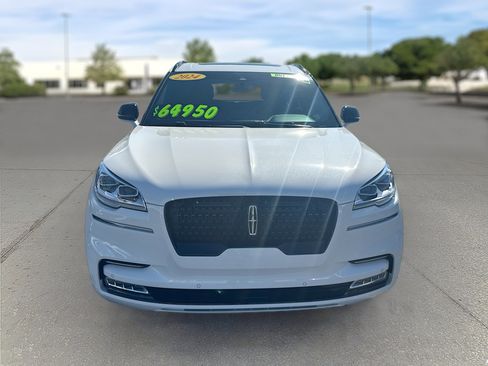 Used 2024 Lincoln Aviator Reserve w/ Equipment Group 201A image 2