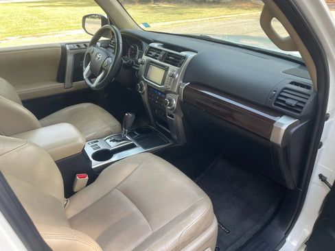 Used 2015 Toyota 4Runner Limited image 14