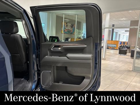 Used 2022 GMC Sierra 1500 SLT w/ SLT Premium Plus Package AWD/4WD image 29
