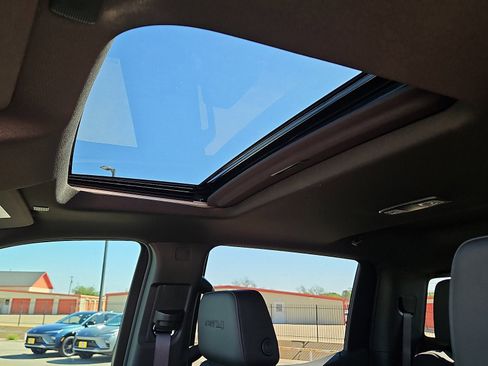 New 2026 GMC Sierra 1500 AT4 w/ Technology Package image 15