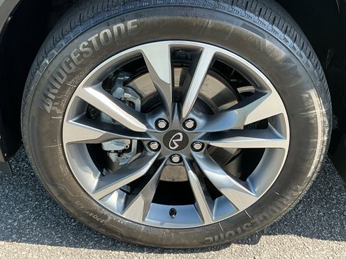 Used 2023 INFINITI QX60 Luxe w/ Cargo Package FWD image 7