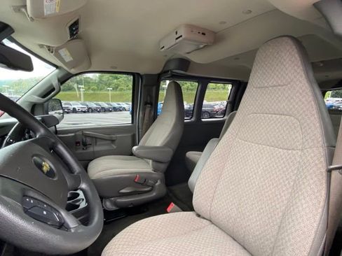 Used 2019 Chevrolet Express 3500 LT w/ LT Preferred Equipment Group RWD image 16