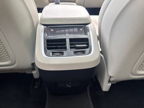Certified 2023 Volvo XC90 B6 Plus AWD/4WD image 16