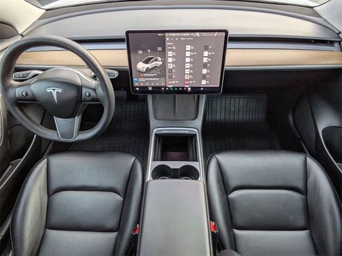Used 2023 Tesla Model 3 Standard Range image 14