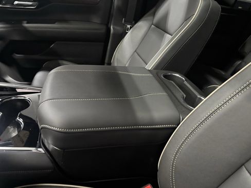 New 2026 Chevrolet Suburban Premier image 22