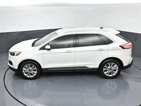 Certified 2024 Ford Edge Titanium AWD/4WD image 37
