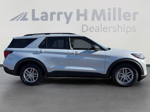 New 2026 Ford Explorer Active w/ Active Comfort Package image 6