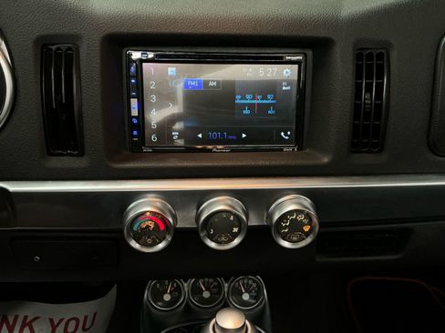 Used 2006 Chevrolet SSR w/ Preferred Equipment Group image 22