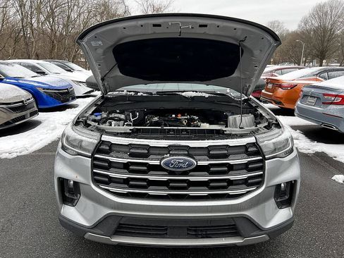 Used 2025 Ford Explorer Active w/ Active Comfort Package image 9