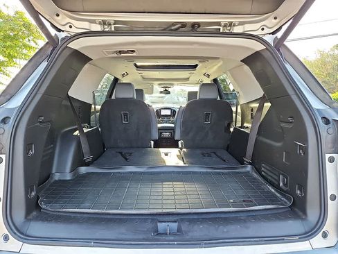 Used 2021 Chevrolet Traverse Premier FWD image 30