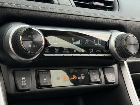 Used 2025 Toyota RAV4 XLE w/ Weather Package image 20