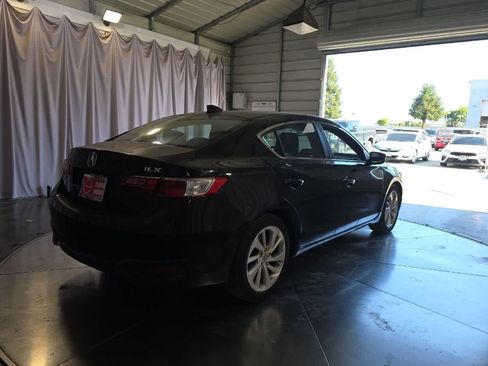 Used 2017 Acura ILX FWD image 3