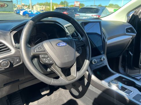 Used 2022 Ford Edge SEL image 15
