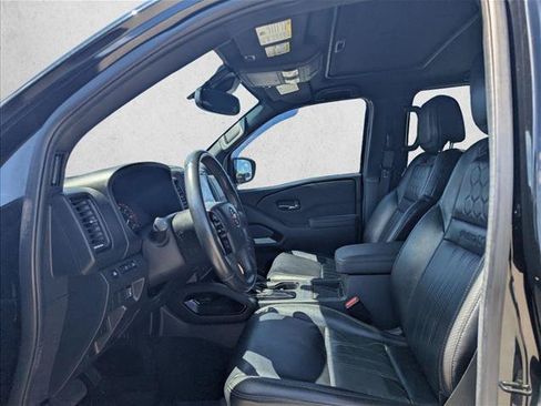 Used 2022 Nissan Frontier Pro-X w/ Pro-X Premium Package RWD image 11
