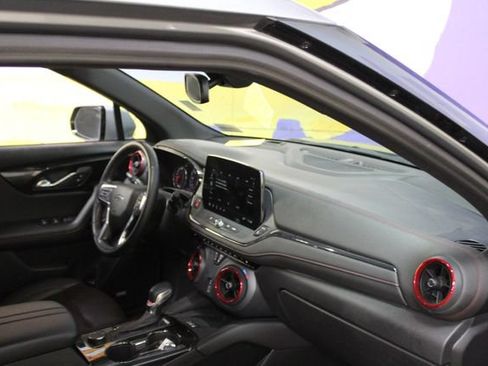 Used 2025 Chevrolet Blazer RS FWD image 12