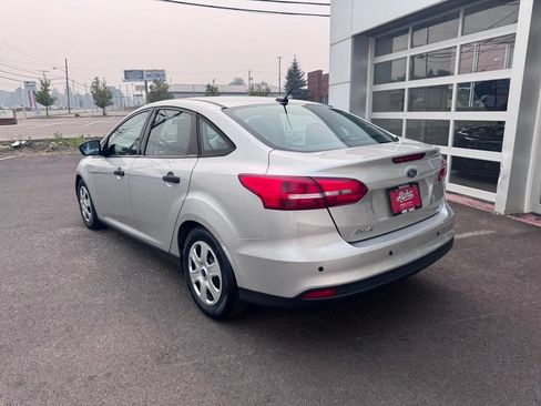 Used 2016 Ford Focus S FWD image 3