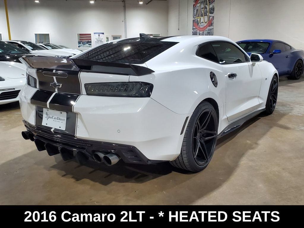 Used 2016 Chevrolet Camaro LT RWD image 9