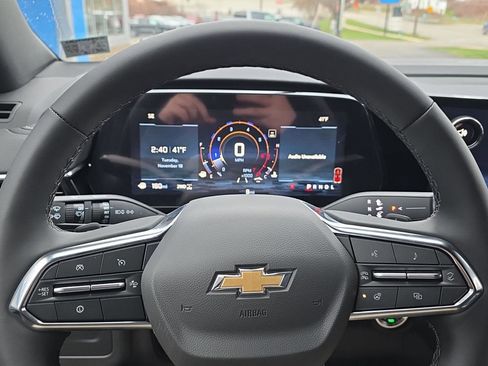 New 2025 Chevrolet Suburban Premier image 15