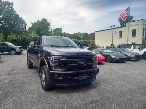 Used 2017 Ford F250 Lariat w/ Lariat Value Package AWD/4WD image 1