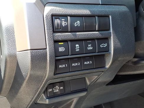 Used 2024 Toyota Tacoma TRD Off-Road w/ TRD Off Road Premium Package AWD/4WD image 21