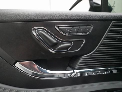 Used 2022 Lincoln Corsair AWD w/ Premium Package image 29