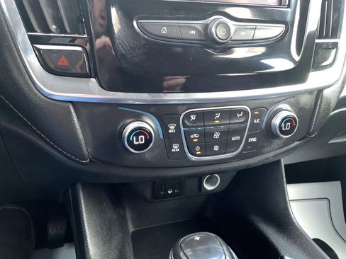 Used 2020 Chevrolet Traverse LS FWD image 16