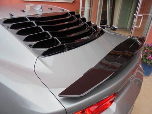 Used 2023 Chevrolet Camaro LT w/ Technology Package image 21