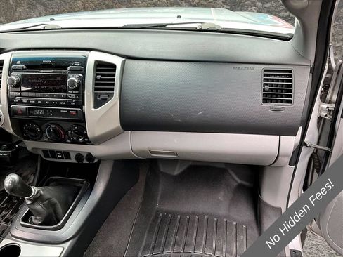 Used 2012 Toyota Tacoma 4x4 Access Cab w/ SR5 Pkg image 15