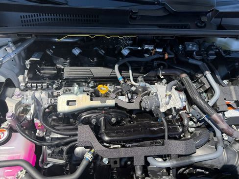 Used 2025 Toyota Prius AWD image 30