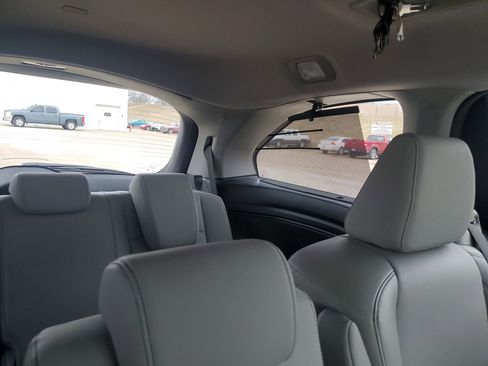 Used 2023 Honda Odyssey Touring image 15