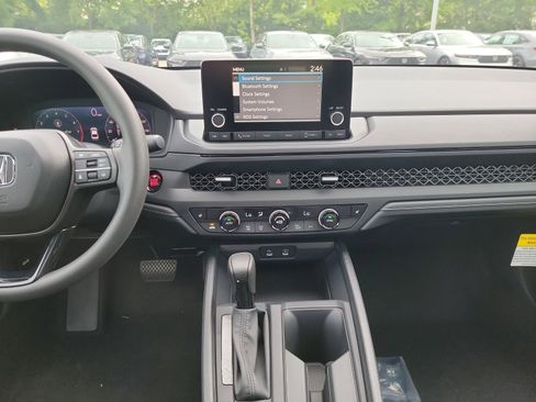 Used 2025 Honda Accord SE image 15