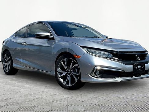 Used 2019 Honda Civic Touring image 3