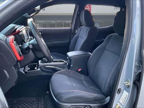 Used 2020 Toyota Tacoma TRD Sport AWD/4WD image 20