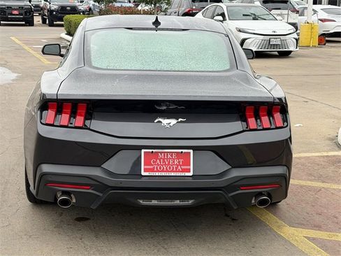 Used 2024 Ford Mustang Coupe image 6