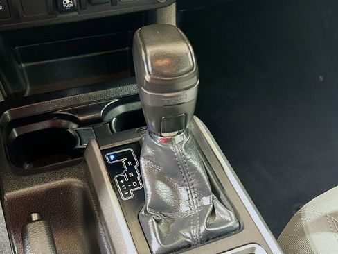 Used 2022 Toyota Tacoma SR5 RWD image 14
