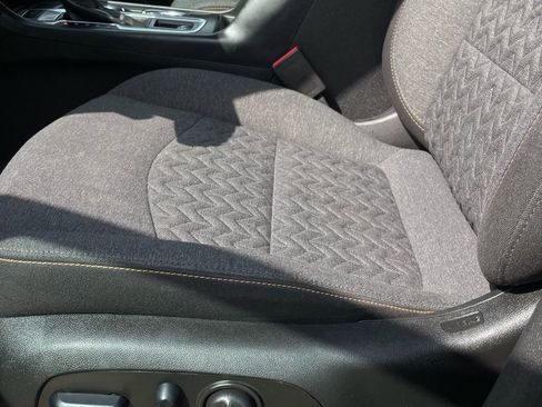 Used 2024 Chevrolet Equinox LT image 23