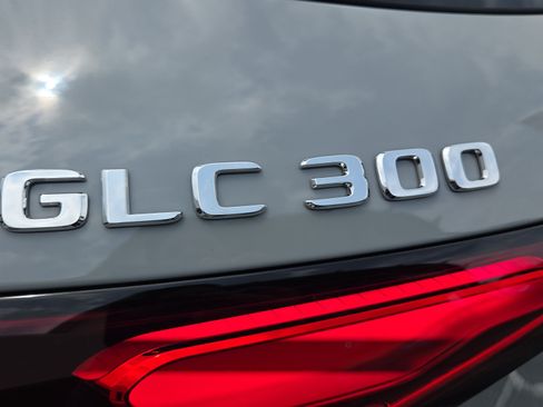 New 2026 Mercedes-Benz GLC 300 image 40