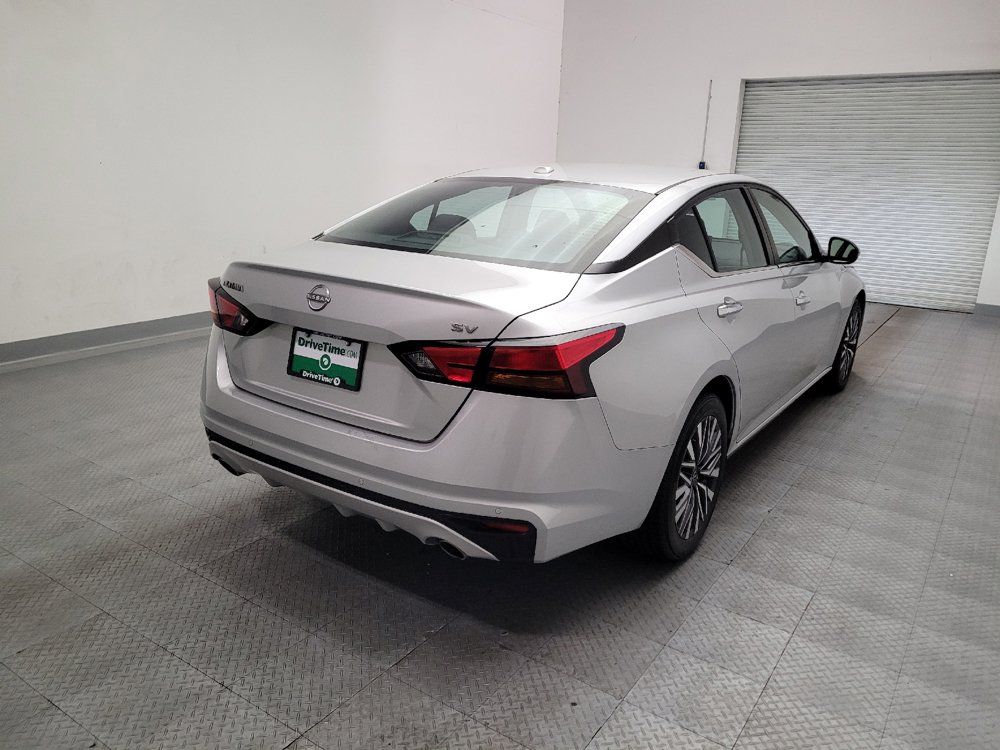 Used 2023 Nissan Altima 2.5 SV w/ SV Premium Package FWD image 9