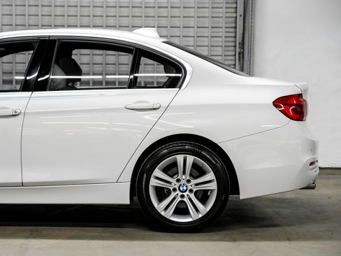 Used 2017 BMW 330i Sedan image 14