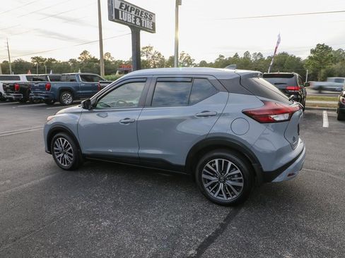 Used 2021 Nissan Kicks SV image 6