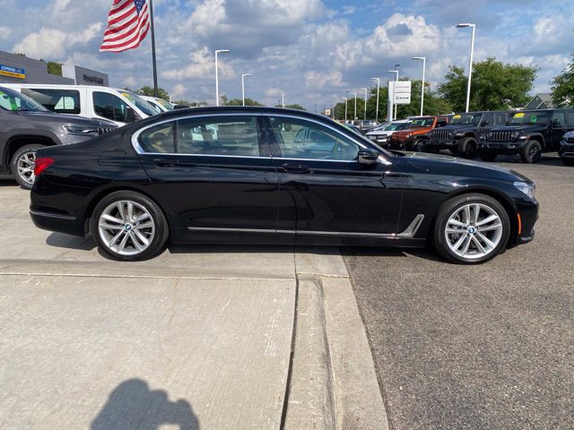 Used 2016 BMW 750i xDrive AWD/4WD image 2
